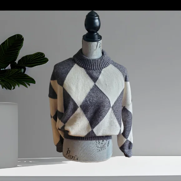 H&M Sweater - Picture 2 of 5